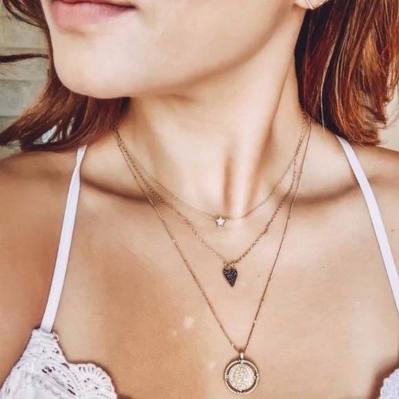 EUC Stella & Dot Black Pave Heart Necklace Gold Reversible - Picture 8 of 11